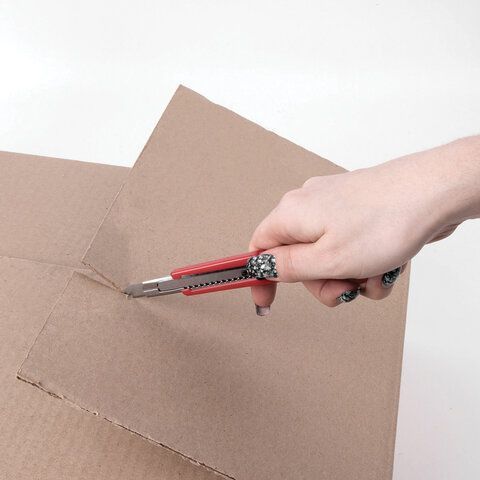 Лезвия для ножей 9мм 10шт толщина лезвия 0,38мм в пластиковом пенале STAFF 1/10/800 Лезвия для ножей 9мм 10шт толщина лезвия 0,38мм в пластиковом пенале STAFF 1/10/800