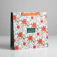 Пакет подарочный бумажный (30х30х12) ламинир Будь яркой 1/1 Пакет подарочный бумажный (30х30х12) ламинир Будь яркой 1/1